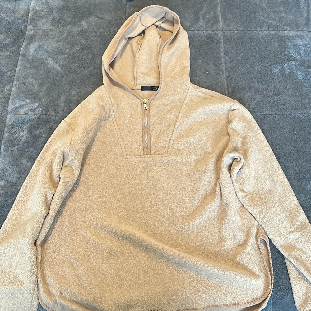 Hoodie like Sweater